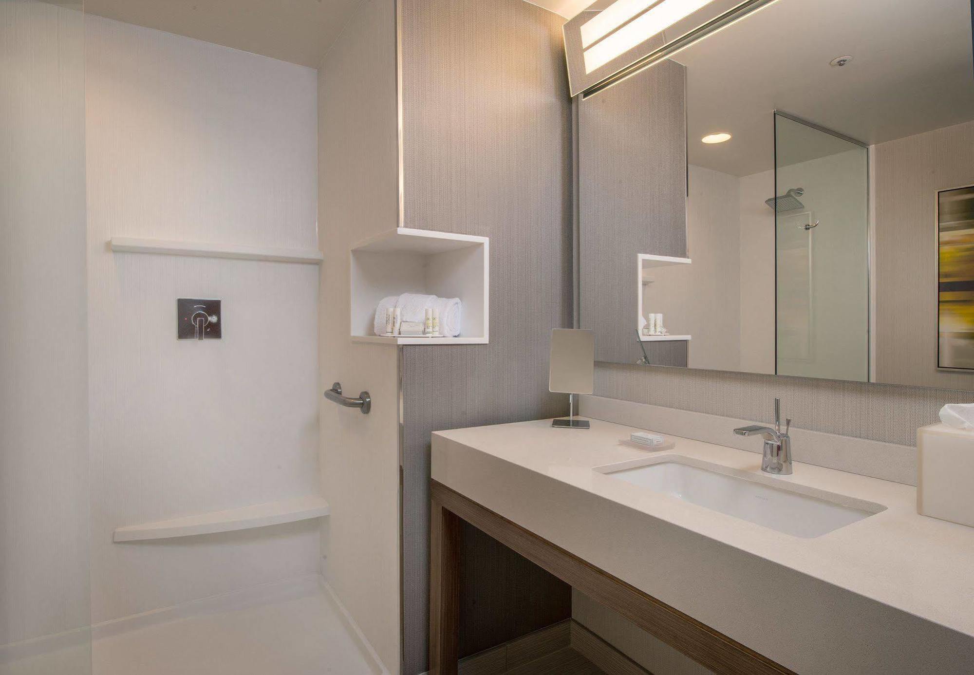 Courtyard By Marriott Dallas Plano/The Colony Exterior photo